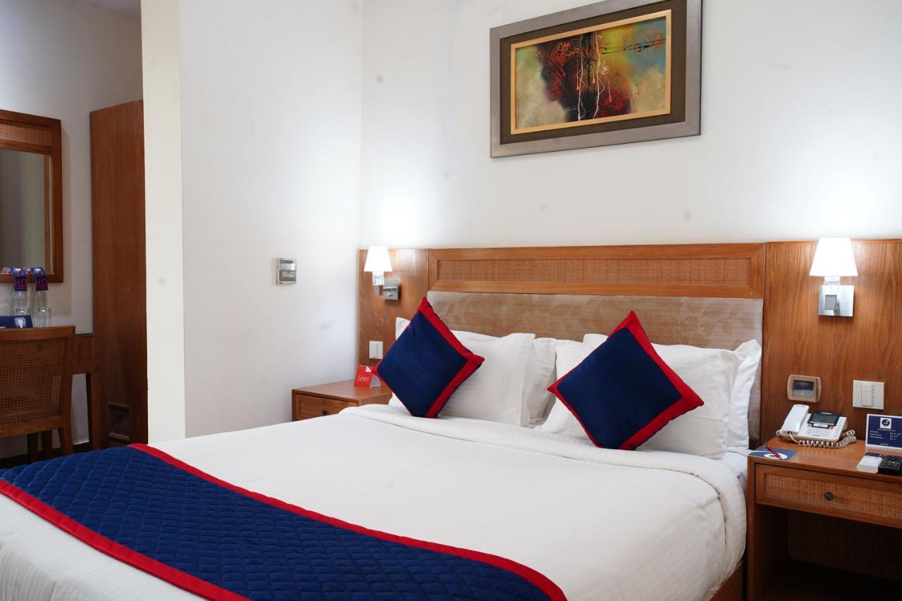 Zip By Spree Hotels Delhi Greater Kailash Új-Delhi Kültér fotó